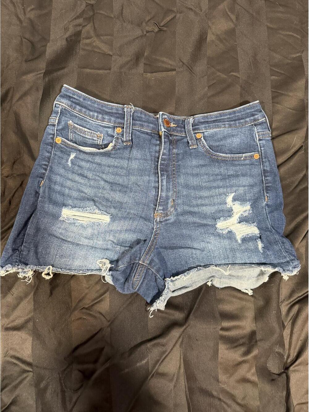 Universal Thread Distressed Denim‎ Shorts Size 10/30